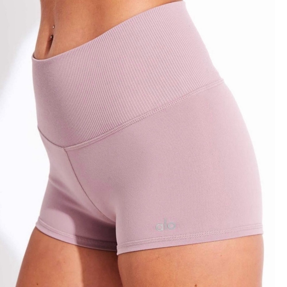 ALO Yoga Women's aura High-Waist Shorts